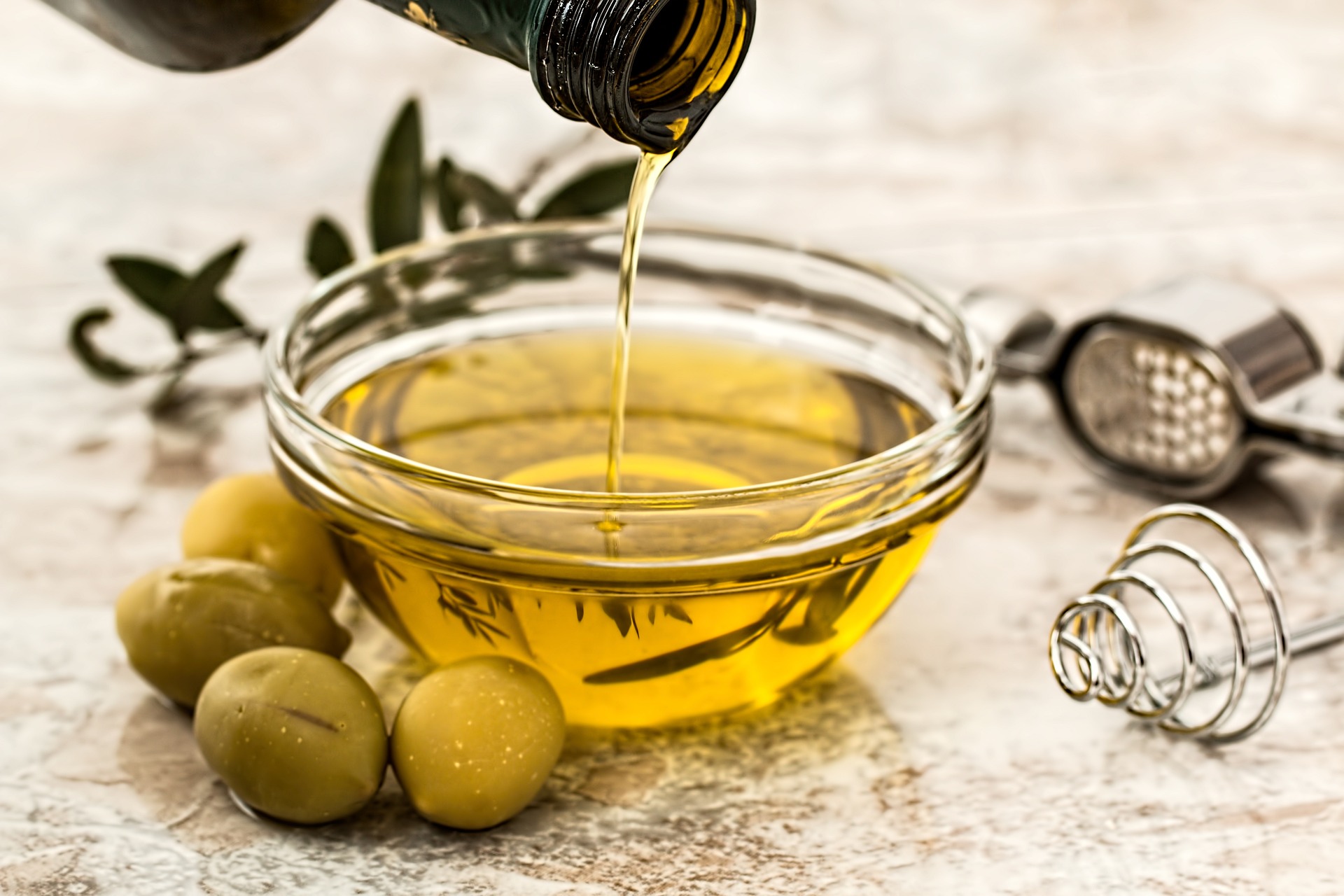Can olive oil help lower the risk of dementia-related death?